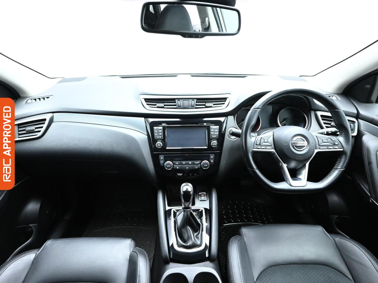 Used Nissan Qashqai 2017 for sale - 76697504: Photo 2