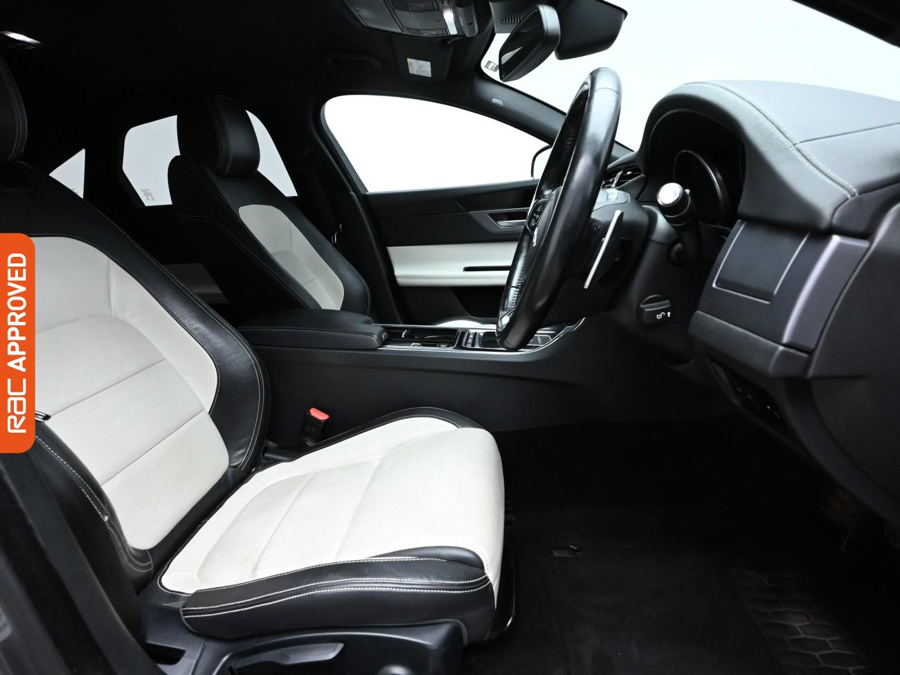 Used Jaguar XF 2018 for sale - 76330609: Photo 11