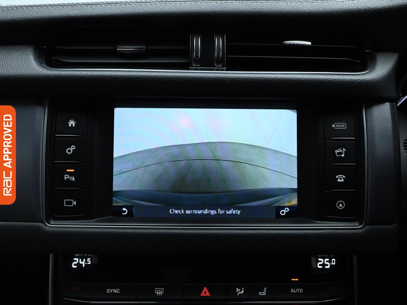 Used Jaguar XF 2018 for sale - 76330609: Photo 3