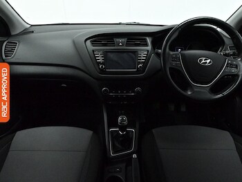 Used Hyundai i20 2017 for sale - 78161707: Photo