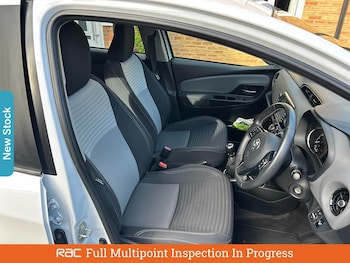 Used Toyota Yaris 2018 for sale - 75983359: Photo
