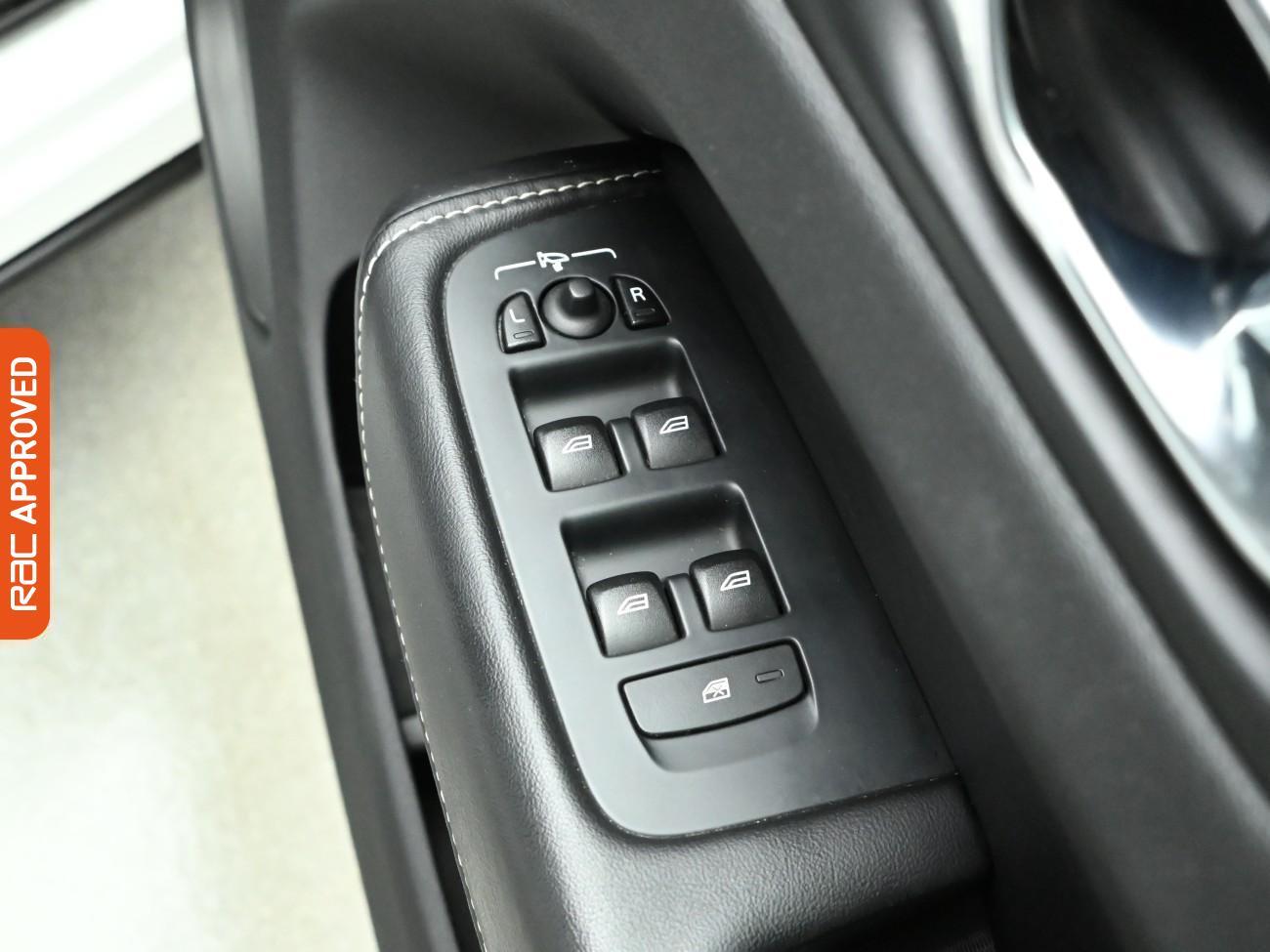 Used Volvo XC60 2019 for sale - 77520196: Photo 24