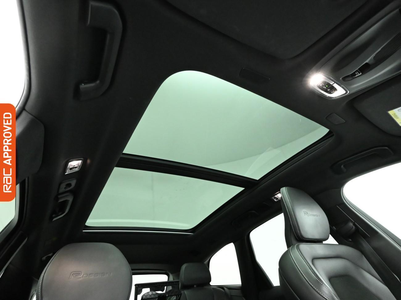 Used Volvo XC60 2019 for sale - 77520196: Photo 3