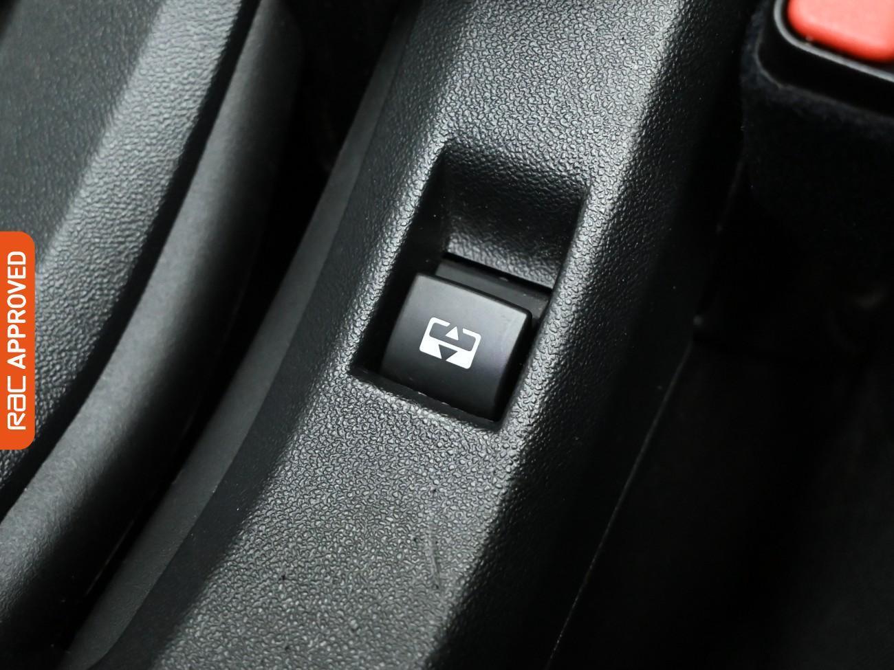 Used Peugeot 2008 2019 for sale - 77443908: Photo 25