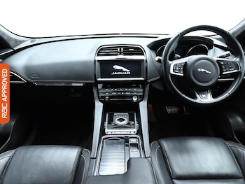 Used Jaguar F-Pace 2019 for sale - 75626378: Photo
