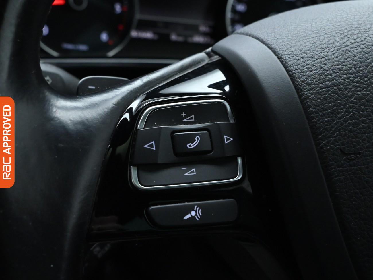 Used Volkswagen Touareg 2015 for sale - 76288227: Photo 25