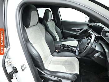 Used Peugeot 2008 2021 for sale - 78453888: Photo
