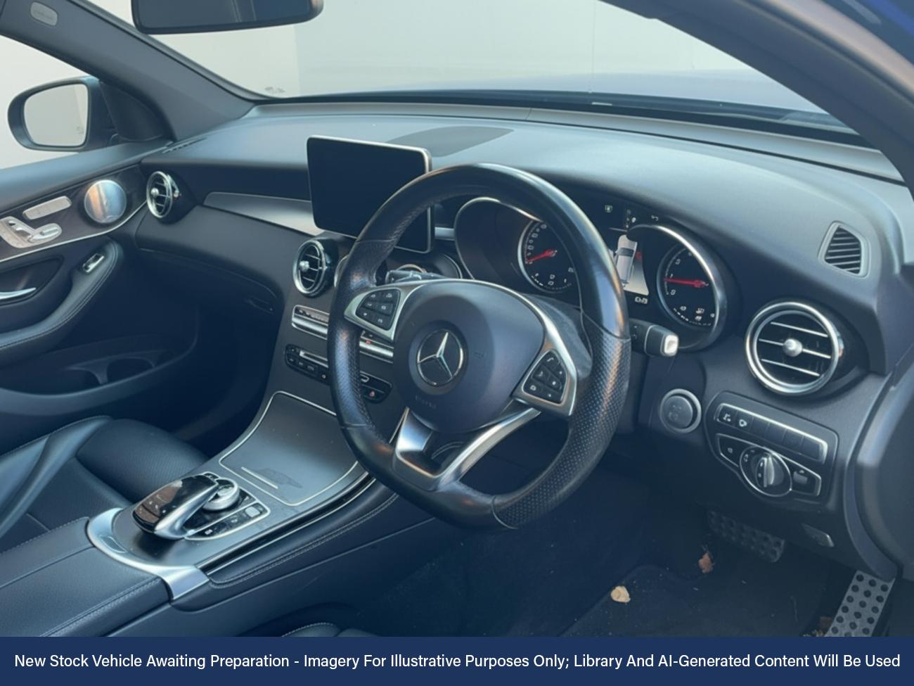 Used Mercedes-Benz GLC 2019 for sale - 76782927: Photo 3