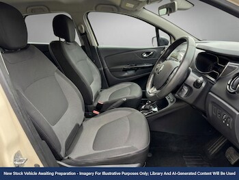 Used Renault Captur 2016 for sale - 77676720: Photo