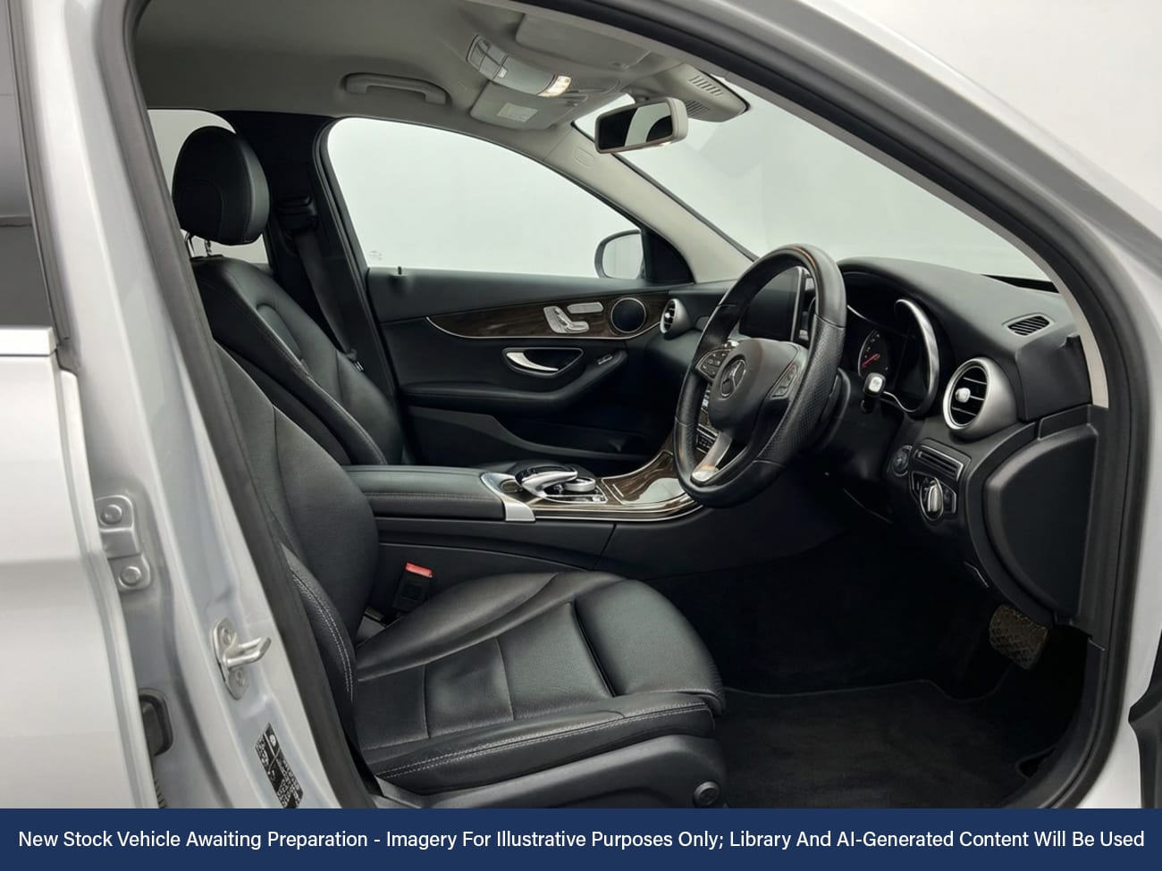 Used Mercedes-Benz C Class 2015 for sale - 77692345: Photo 3