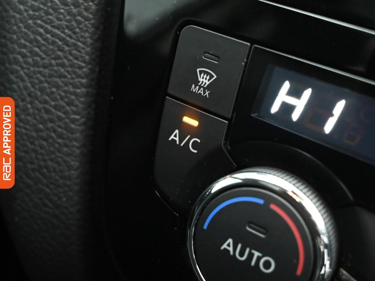 Used Nissan Qashqai 2017 for sale - 77236081: Photo 18