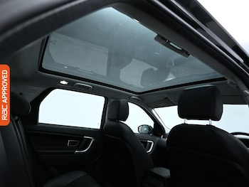 Used Land Rover Discovery Sport 2017 for sale - 76230686: Photo 3
