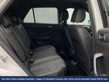 Used Volkswagen T-Roc 2023 for sale - 78869900: Photo
