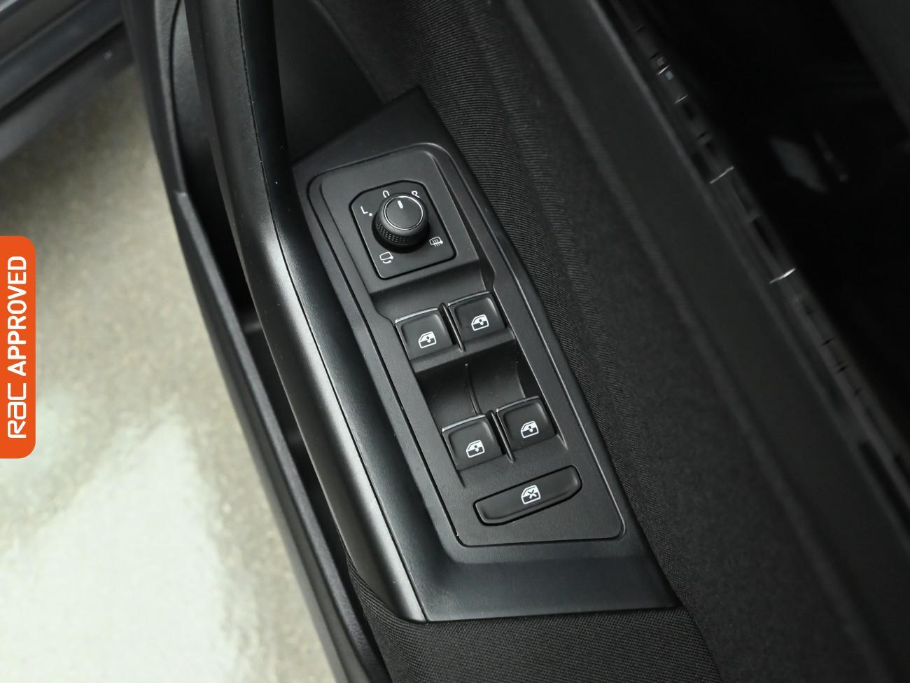 Used Volkswagen T-Roc 2021 for sale - 77083930: Photo 24