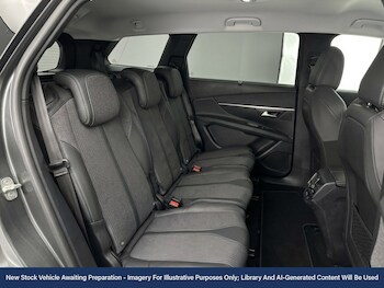 Used Peugeot 5008 2021 for sale - 76980153: Photo