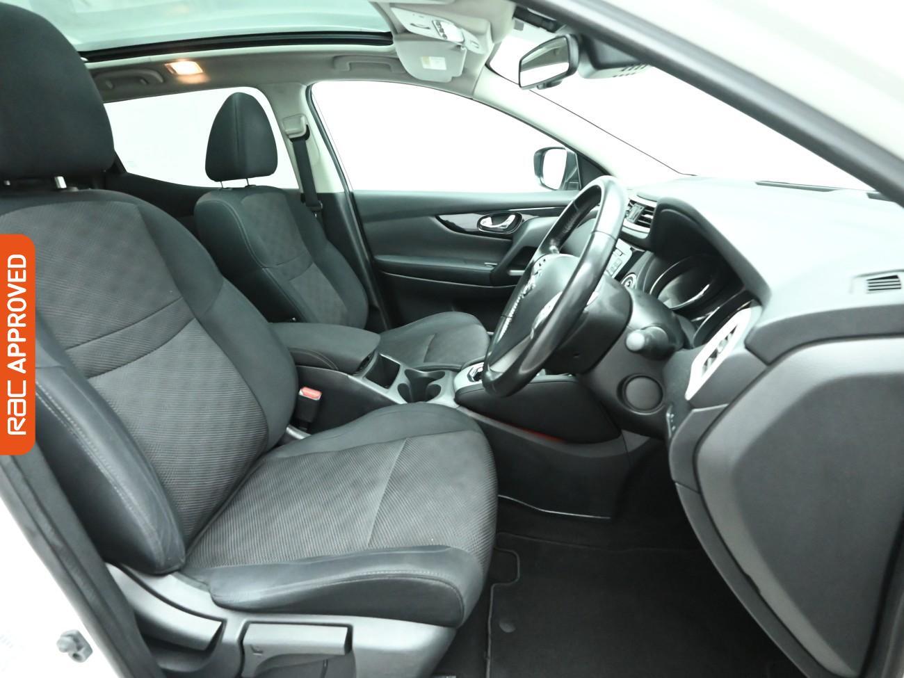 Used Nissan Qashqai 2015 for sale - 77240111: Photo 12