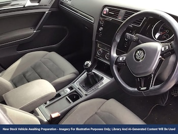 Used Volkswagen Golf 2017 for sale - 78323476: Photo