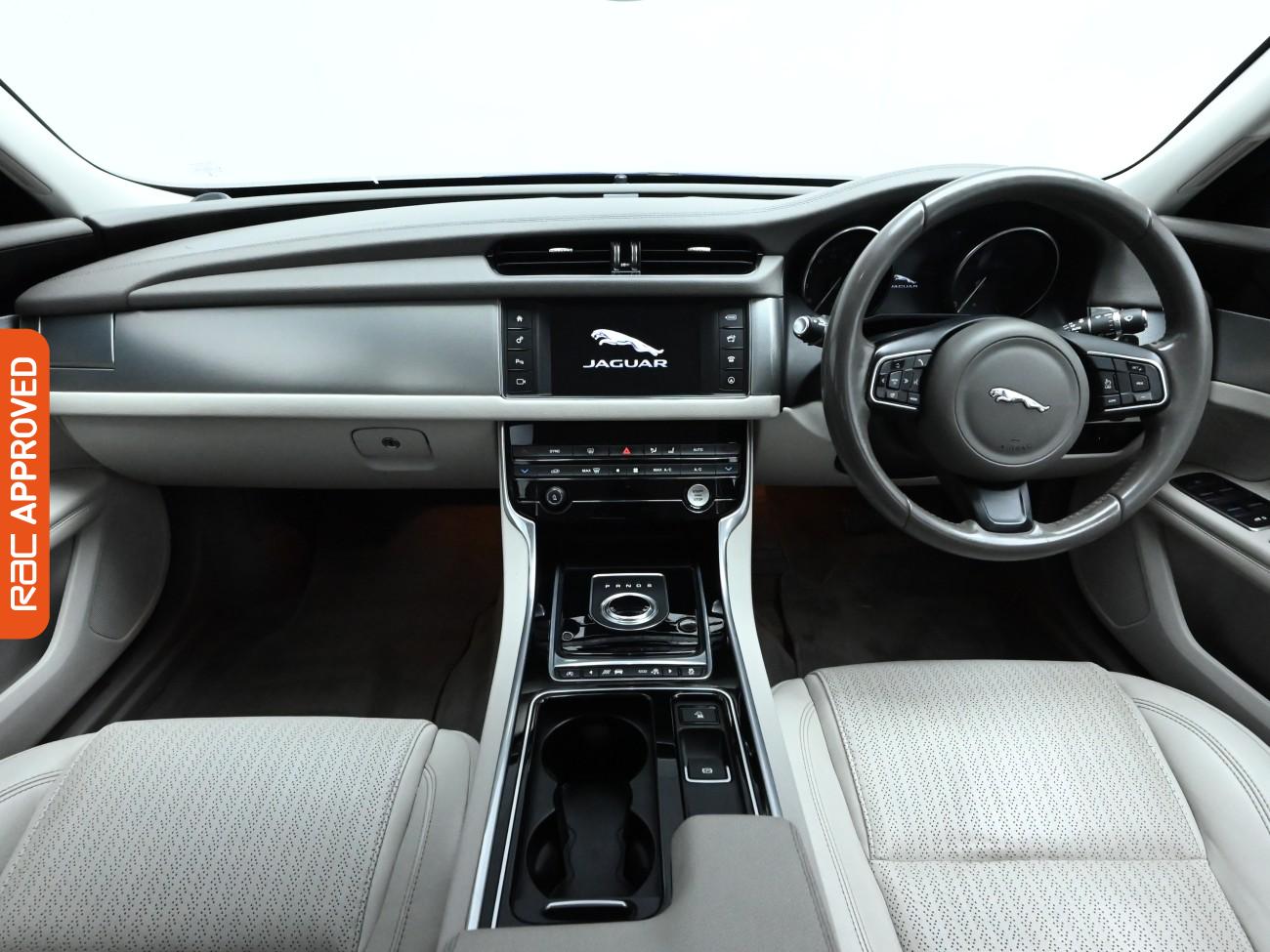 Used Jaguar XF 2017 for sale - 77676728: Photo 2