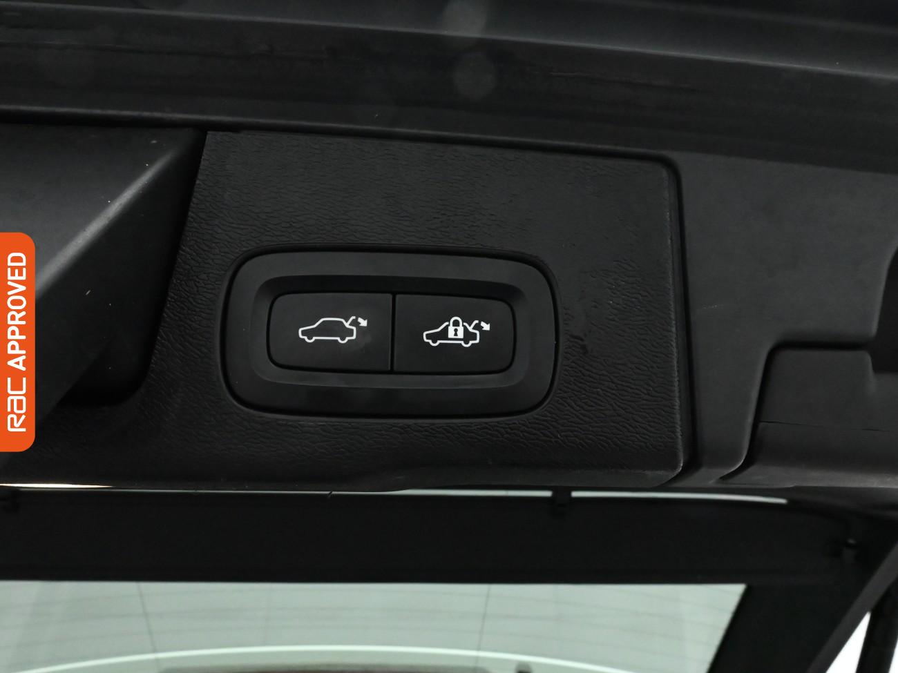 Used Volvo XC60 2017 for sale - 76206879: Photo 29