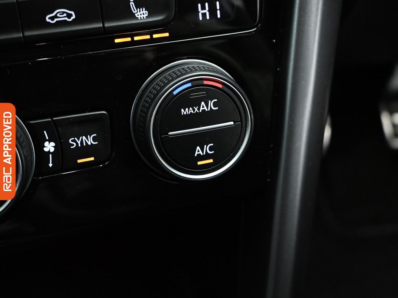 Used Volkswagen T-Roc 2022 for sale - 76641936: Photo 16