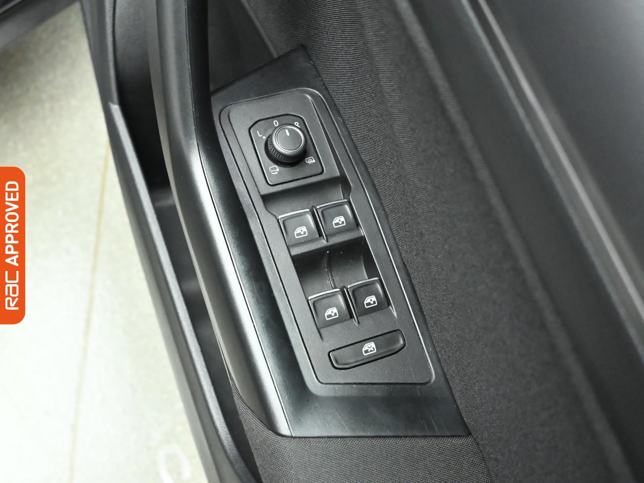 Used Volkswagen T-Roc 2022 for sale - 76641936: Photo 22