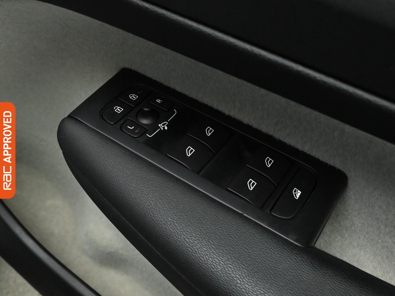 Used Volvo XC40 2019 for sale - 76611837: Photo 25