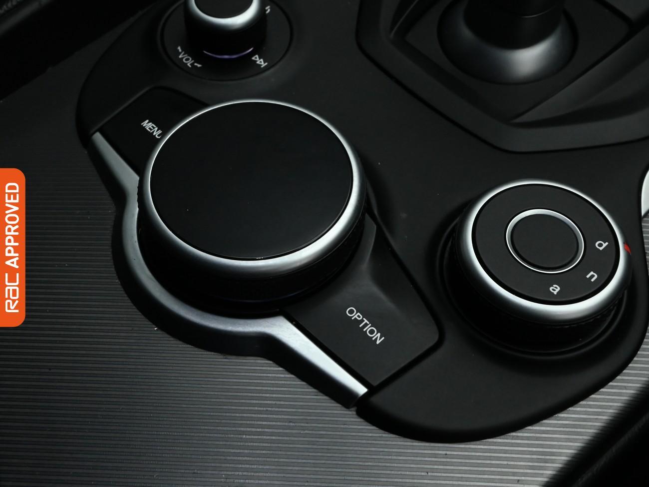 Used Alfa Romeo Giulia 2017 for sale - 77582699: Photo 16