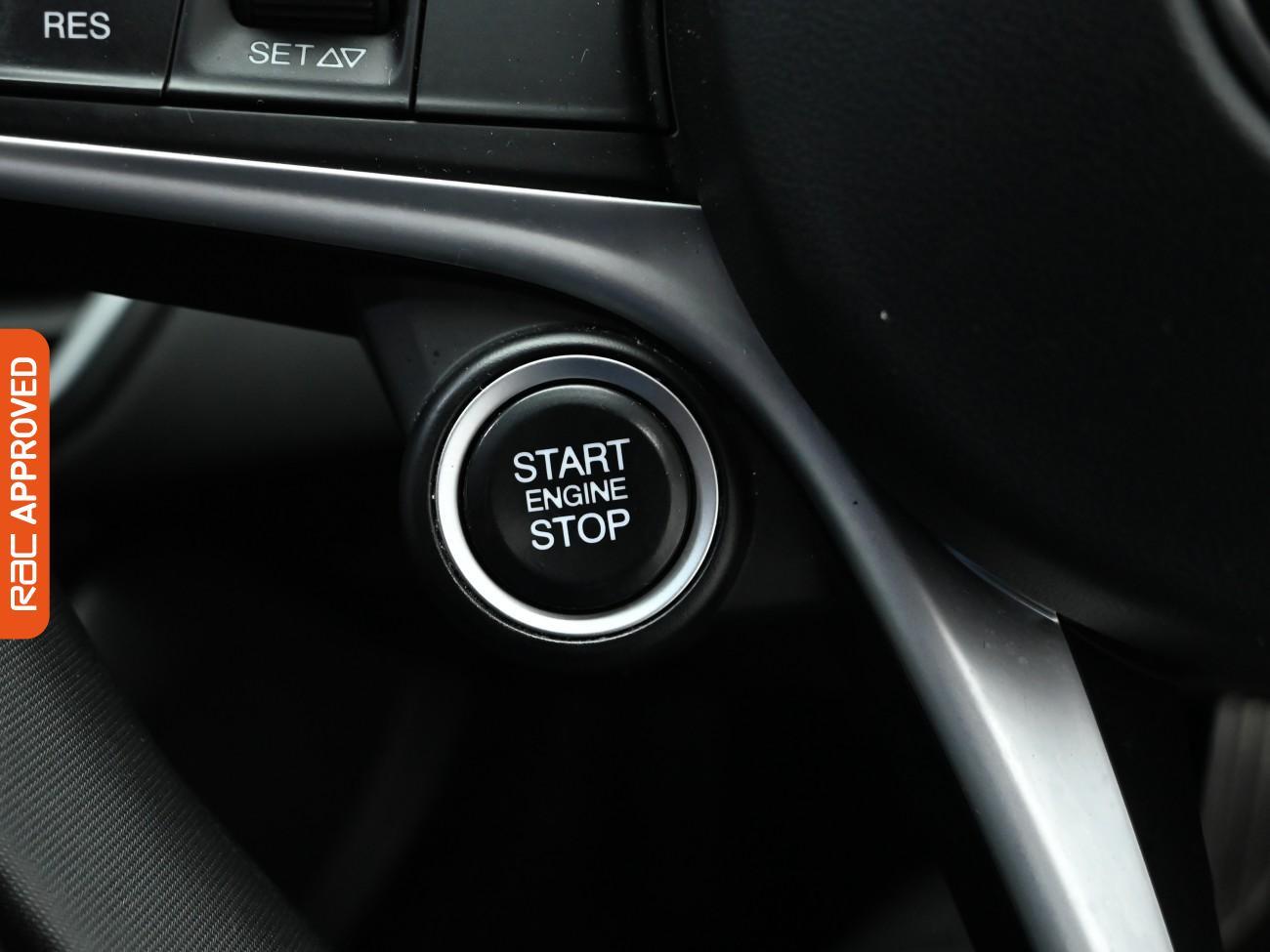 Used Alfa Romeo Giulia 2017 for sale - 77582699: Photo 27