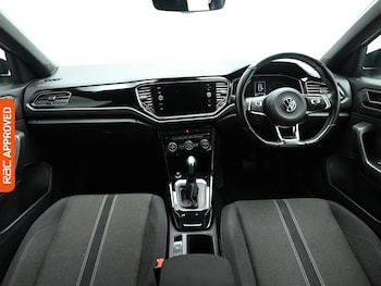 Used Volkswagen T-Roc 2021 for sale - 77582857: Photo