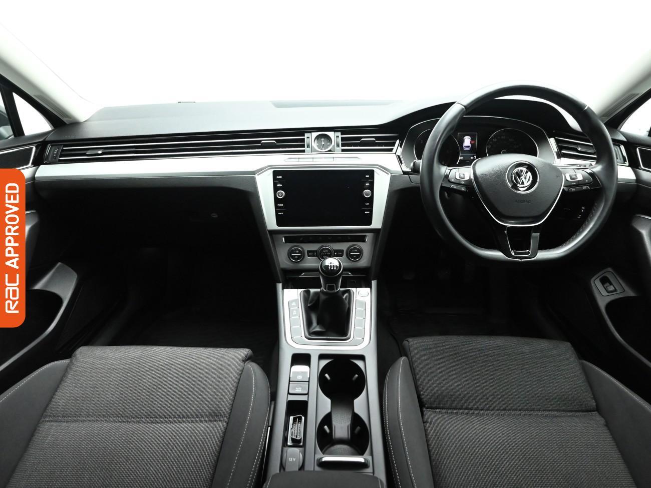 Used Volkswagen Passat 2018 for sale - 76723899: Photo 2