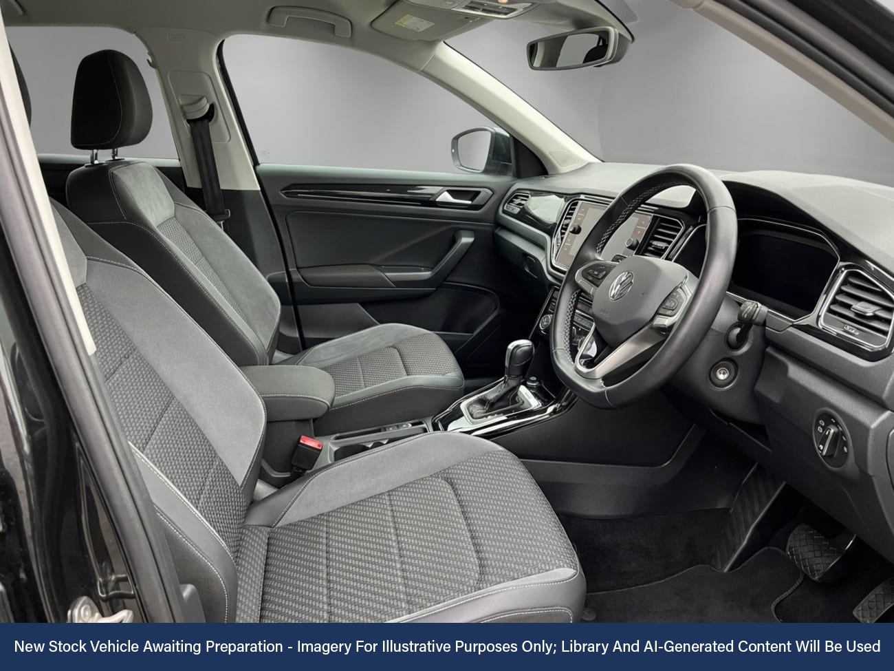 Used Volkswagen T-Roc 2021 for sale - 77812564: Photo 3