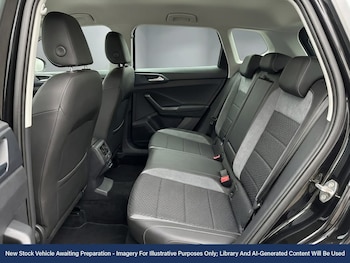 Used Volkswagen T-Roc 2021 for sale - 77812564: Photo