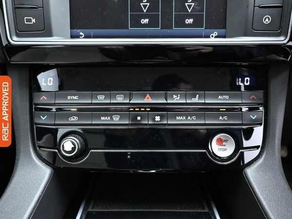 Used Jaguar F-Pace 2017 for sale - 75690350: Photo 17