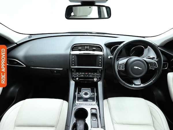 Used Jaguar F-Pace 2017 for sale - 75690350: Photo 2