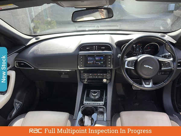 Used Jaguar F-Pace 2016 for sale - 76230716: Photo 6