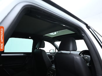 Used Volkswagen Touareg 2015 for sale - 77275276: Photo