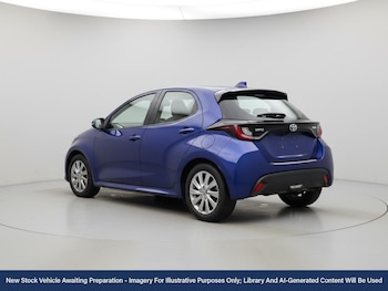 Used Toyota Yaris 2023 for sale - 76705552: Photo
