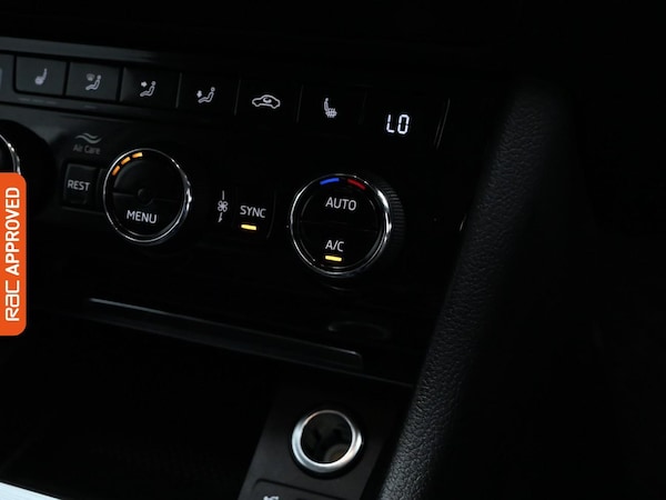 Used Skoda Superb 2022 for sale - 76267860: Photo 14