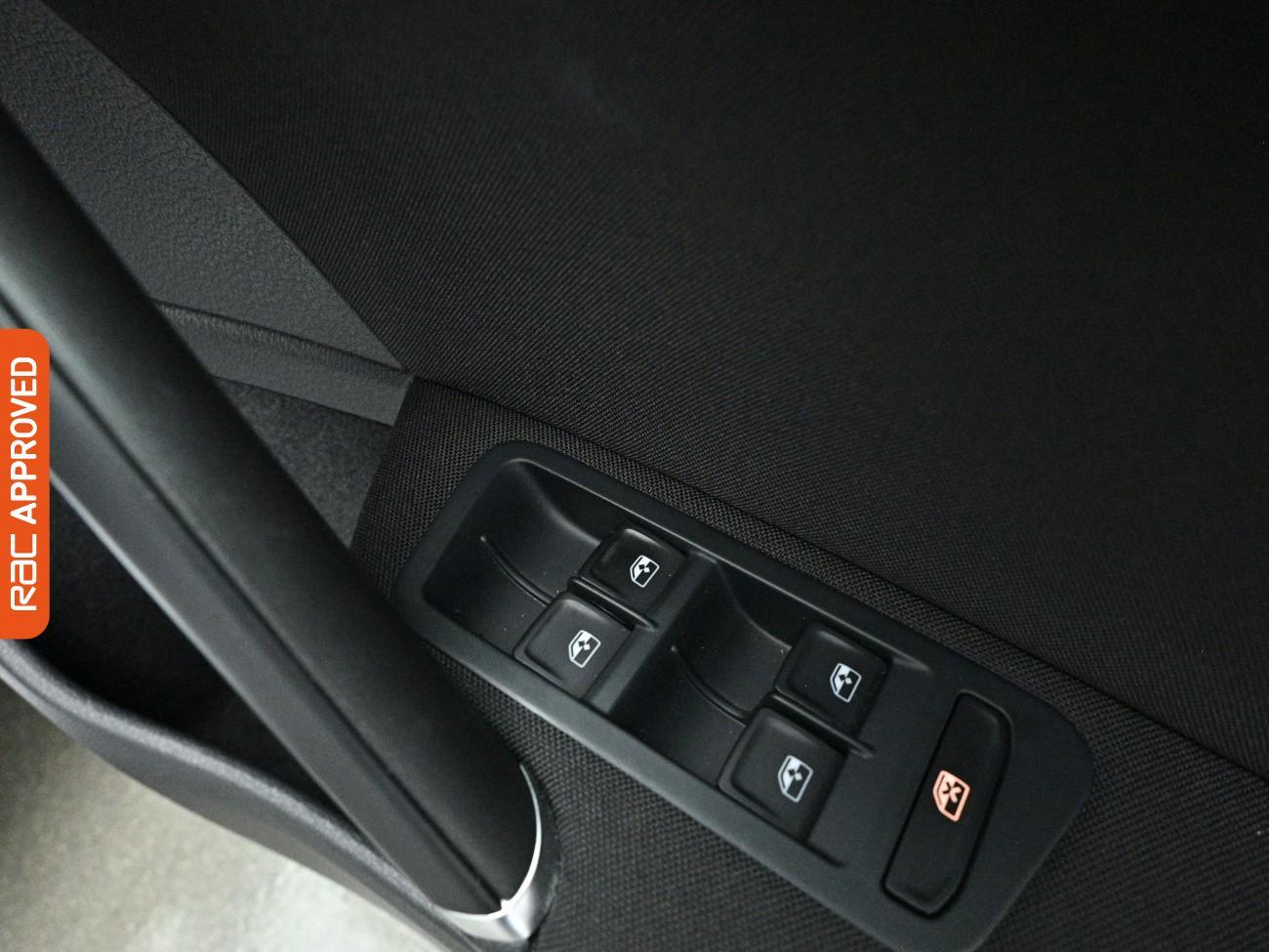 Used Volkswagen Golf 2018 for sale - 77951789: Photo 24