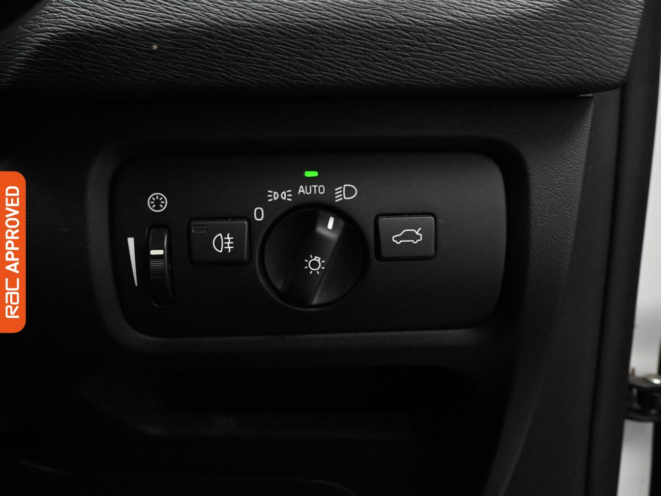 Used Volvo V40 2018 for sale - 76392009: Photo 17