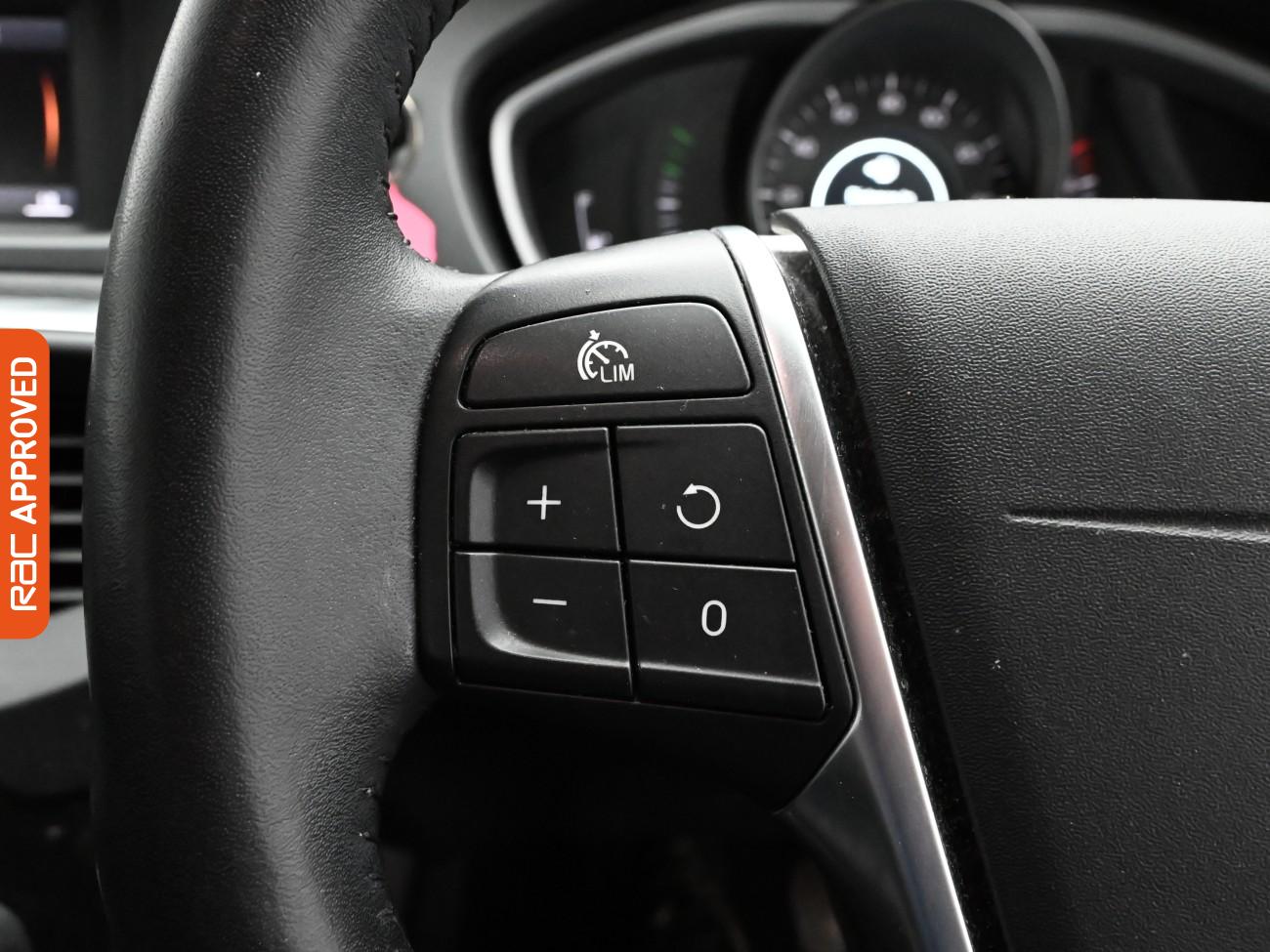 Used Volvo V40 2018 for sale - 76392009: Photo 21