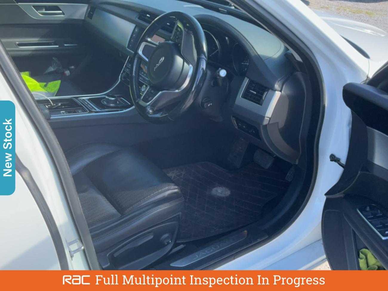 Used Jaguar XF 2017 for sale - 76142125: Photo 3