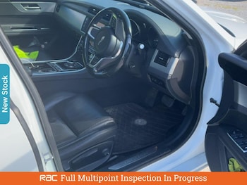 Used Jaguar XF 2017 for sale - 76142125: Photo
