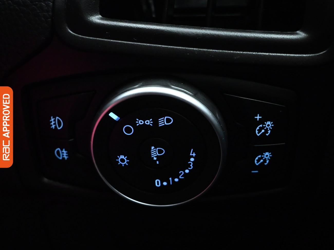 Used Ford Focus 2015 for sale - 76353172: Photo 18