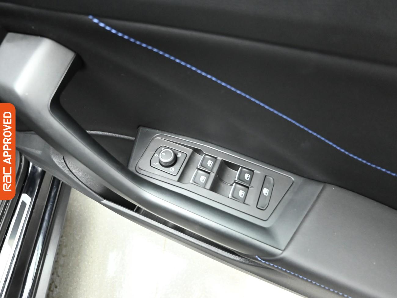 Used Volkswagen T-Roc 2023 for sale - 77262525: Photo 26