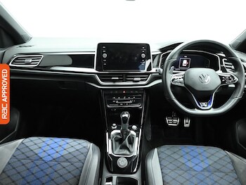 Used Volkswagen T-Roc 2023 for sale - 77262525: Photo