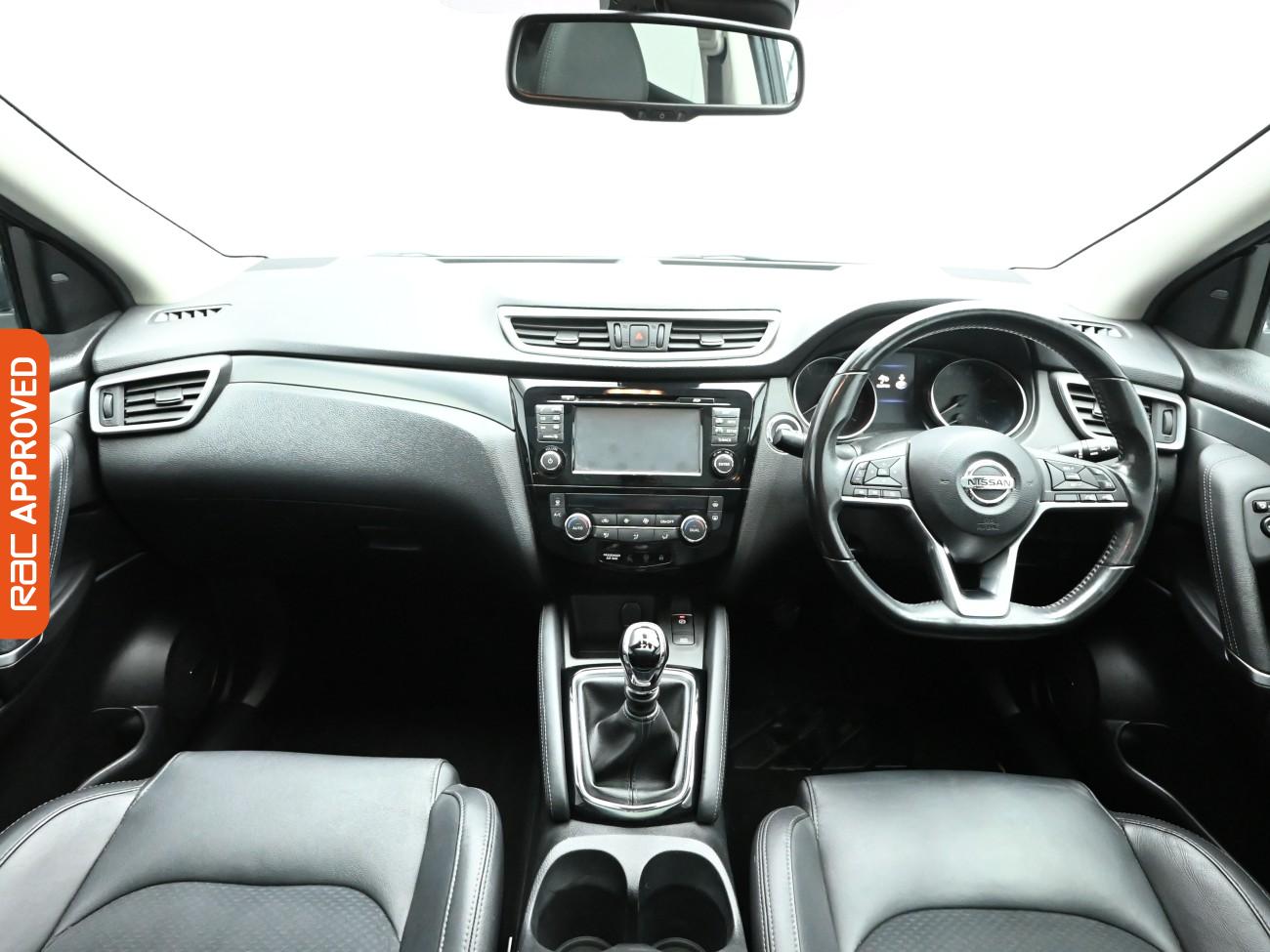 Used Nissan Qashqai 2017 for sale - 76890208: Photo 2