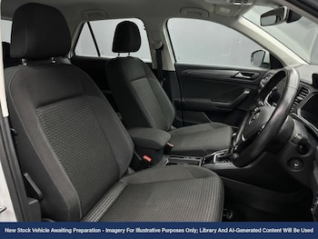 Used Volkswagen T-Roc 2021 for sale - 77037460: Photo