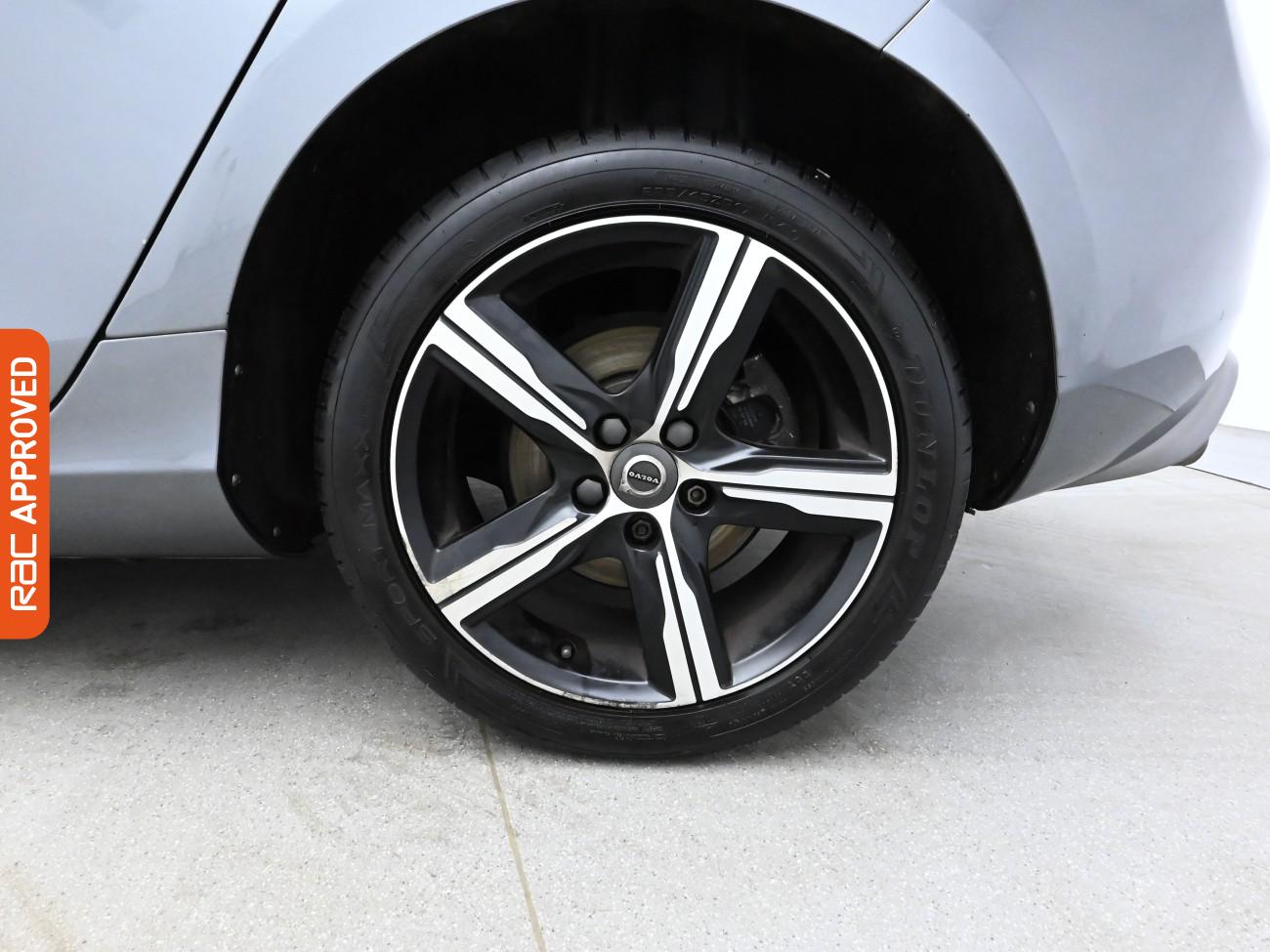 Used Volvo V40 2017 for sale - 76035251: Photo 26