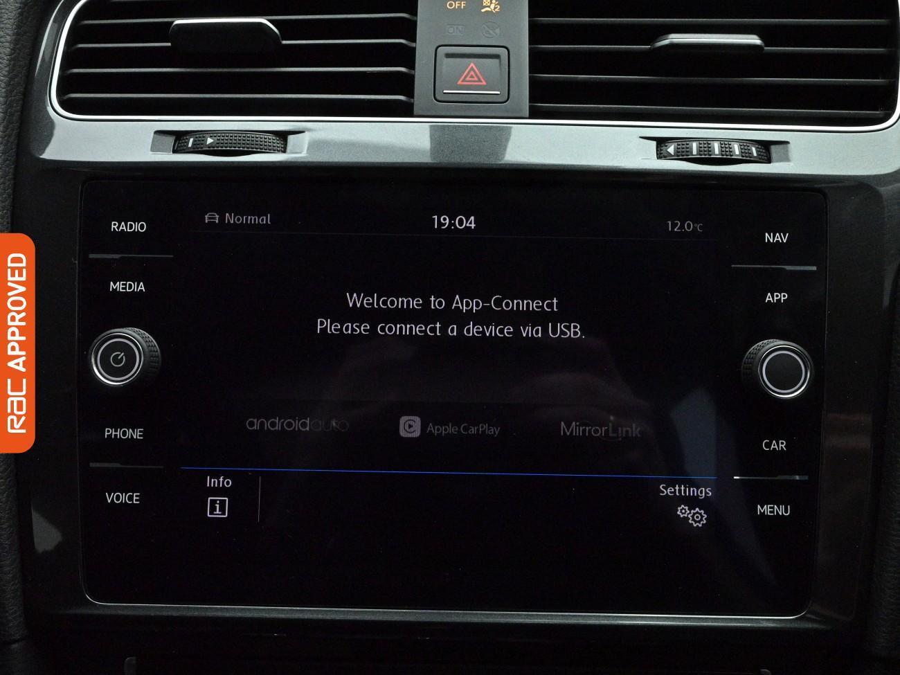 Used Volkswagen Golf 2017 for sale - 77996510: Photo 3